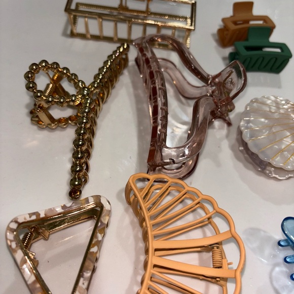 Assorted Hair Clips Set (9) - Picture 3 of 7